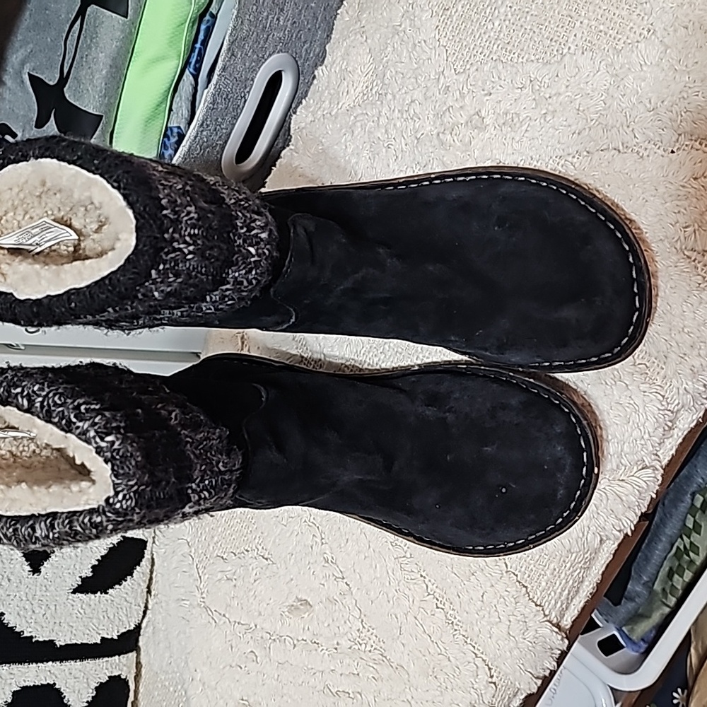 UGG Womens Black Suede Boots